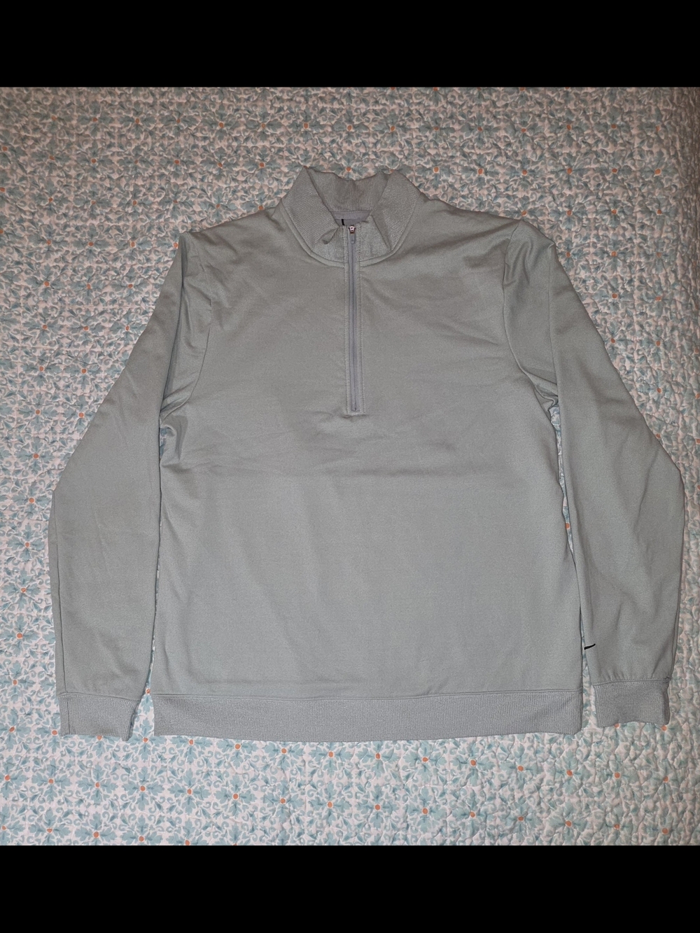 *NWOT* Nike Men's Sage Green Half-Zip Pullover